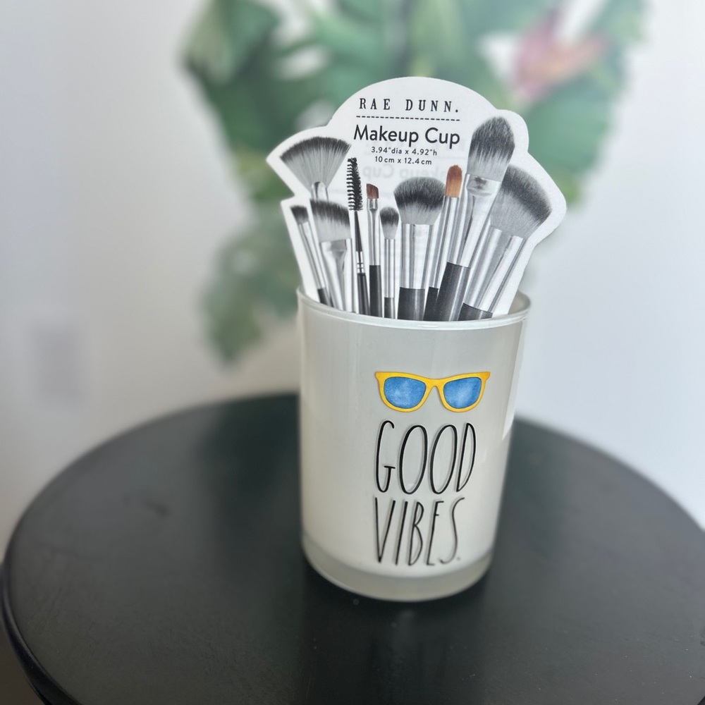 Rae Dunn White Makeup Cup with Brushes